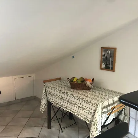 La Casa Sui Tetti Apartment *